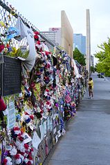 Valla conmemorativa