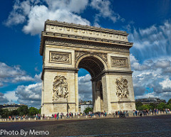Arco de Triunfo con tallas