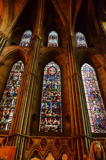 Vidrieras de la capilla de los Nueve Altares
