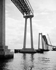 Torres del puente coronado