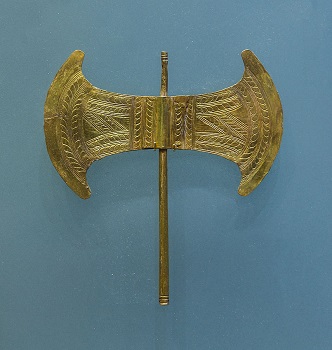 Golden labrys de un grupo griego temprano