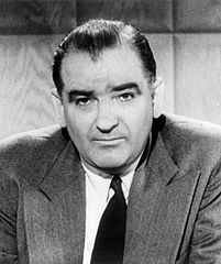 El ex senador Joseph McCarthy fue una figura muy conocida en la llamada búsqueda de comunistas cerca de la década de 1950.