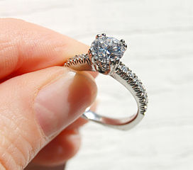anillo de compromiso