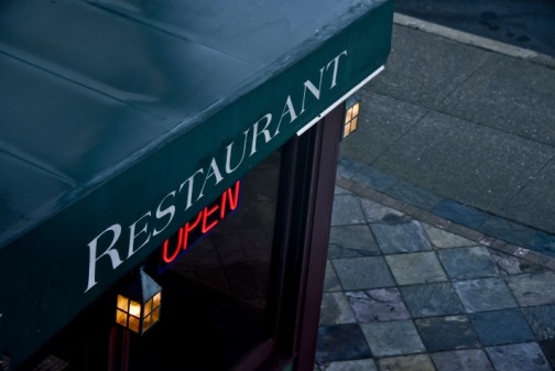 Restaurante abierto para negocios