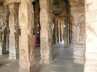Pilares esculpidos de Vijayanagar