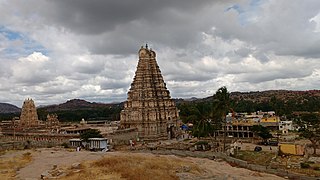 El templo Virupaksha fue construido por la dinastía Chalukya