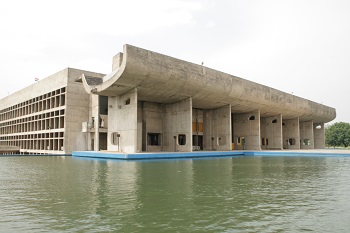 El Palacio de la Asamblea en Chandigarh