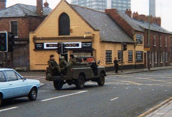 Ejército británico en las calles de Belfast