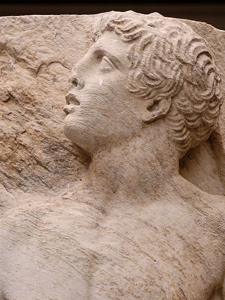 Una columna del templo de Artemisa