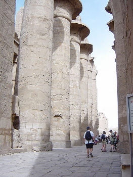 Las ruinas de la Corte Hipóstila