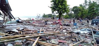 Destrucción del tsunami en el estrecho de Sunda