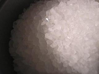 Una imagen de cristales de sal.
