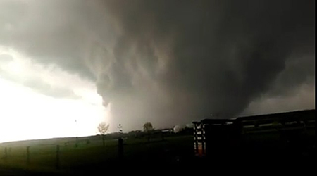Los tornados son una ocurrencia extrema durante el clima del frente frío.