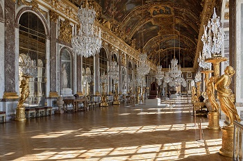 Salón del espejo en el Palacio de Versalles