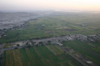 Vista aérea del templo mortuorio de Amenhotep III