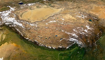 Imagem de satélite do Himalaia e do planalto tibetano 