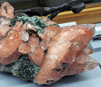 cobre en cristal de calcita