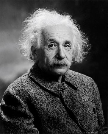 Fotografía en blanco y negro de Albert Einstein.