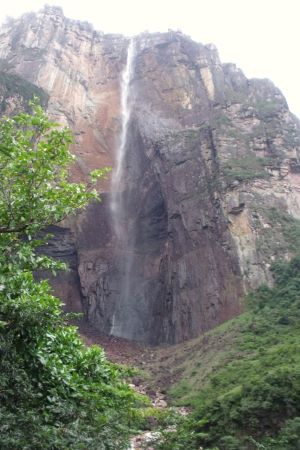 Una imagen del Salto Ángel, la cascada más alta de la Tierra.