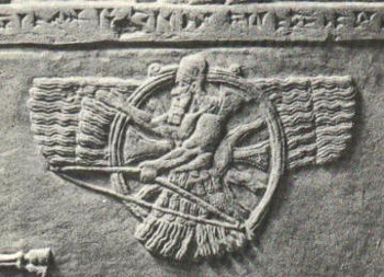 Alivio que representa al dios asirio Ashur