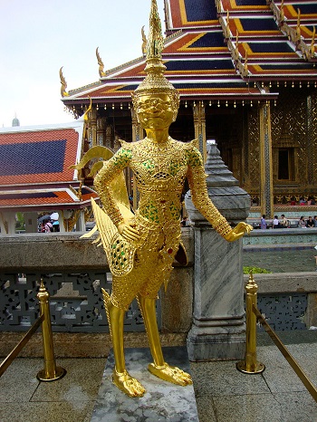 Estatua de un Kinara en Wat Phra Kaew