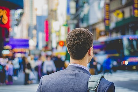 Un peatón en Times Square