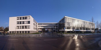 Vista de la Bauhaus en Dessau
