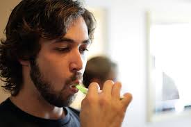 lavando los dientes