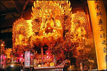 Estatuas de Buda en el templo de Longhua