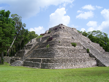 Pirámide maya