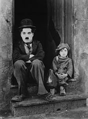 La estrella del cine mudo Charlie Chaplin en The Kid