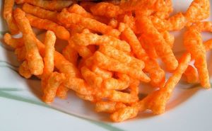 Imagen de bollos de queso que son un ejemplo de comida poco saludable