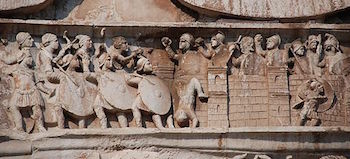 Detalle del friso de Constantino en el Arco de Constantino
