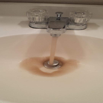 agua del grifo contaminada