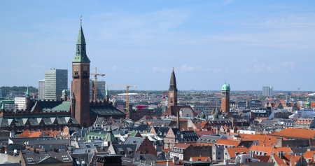 Una vista de la ciudad de Copenhague desde una azotea.