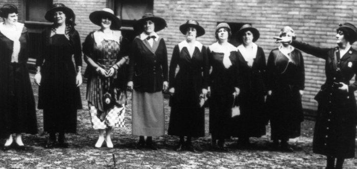 mujeres en la policía