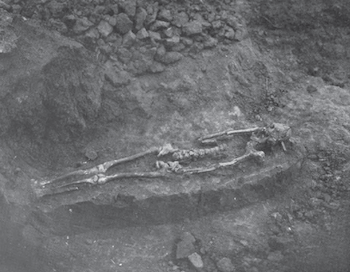 Esqueleto excavado en Cahokia Mounds