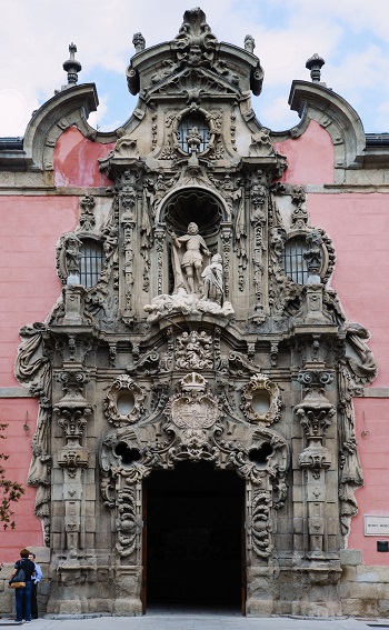 Fachada del Hospicio de San Fernando en Madrid