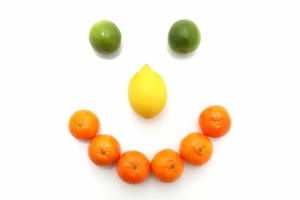 Cara sonriente de frutas