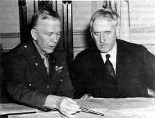 Marshall y Henry L. Stimson