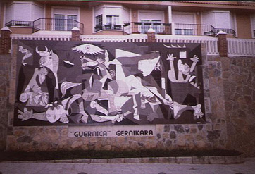 Mural de Guernica en Guernica hoy