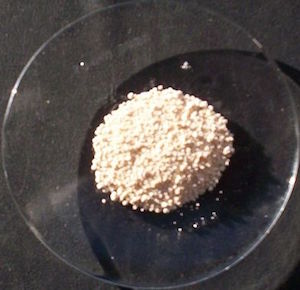 una sustancia blanca granulada