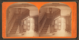 Pasillo y escalera de Mount Vernon