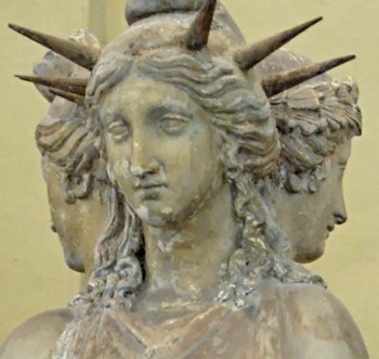 Estatua griega de Hécate
