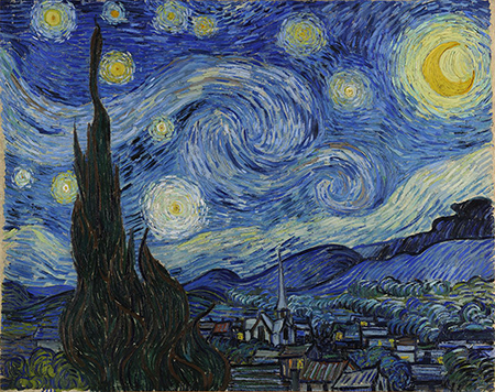 Un cielo nocturno azul gira alrededor de una luna amarilla iluminada con un pueblo debajo y arbustos retorcidos.