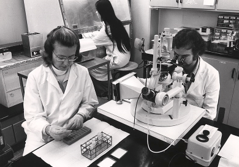 Investigadores en un laboratorio.