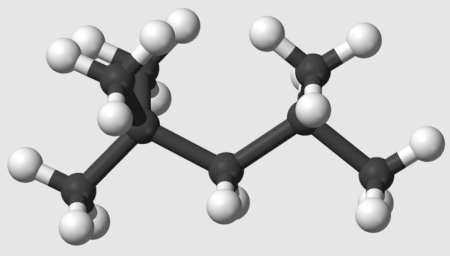 Un modelo de bola y palo de isooctano.  Cinco átomos de carbono forman una cadena.  Dos metilos están en el carbono 2 y 1 metilo está en el carbono 4.
