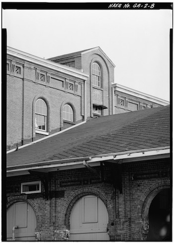 Terminal y caseta de trenes