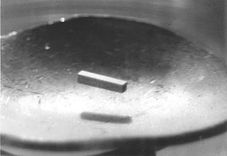 Superconductor levitante