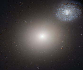 Galaxia elíptica M60 y galaxia espiral NGC 4647 en el cúmulo de galaxias Virgo